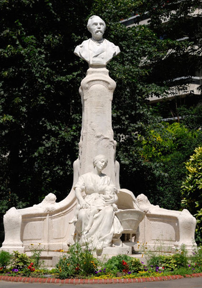 Ptit quinquin statue de Lille cna38b