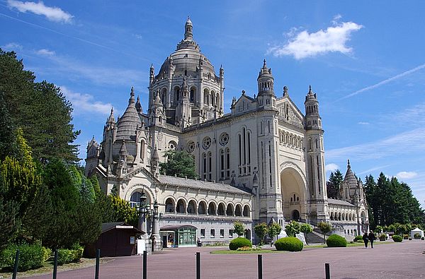 Lisieux basilica of lisieux 2513117 960 720